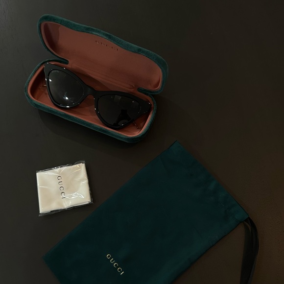 gucci cat eye sunglasses - Picture 1 of 6